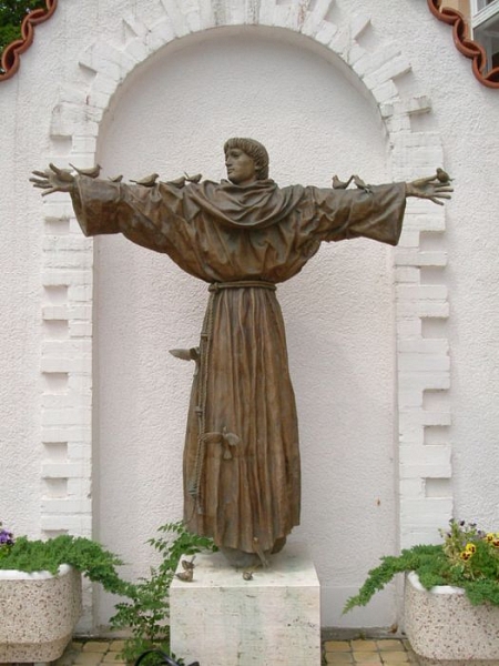 Assisi Szent Ferenc szobra (Kligl Sándor alkotása)